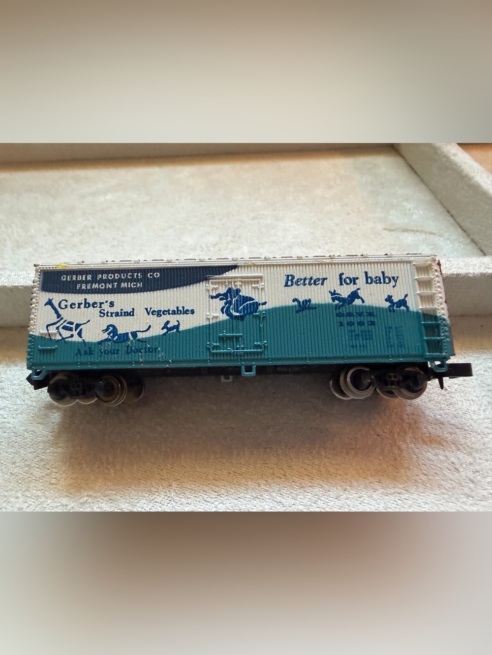 Bachmann N Scale Gerber Products "Old Time" Wood Reefer train car 1002